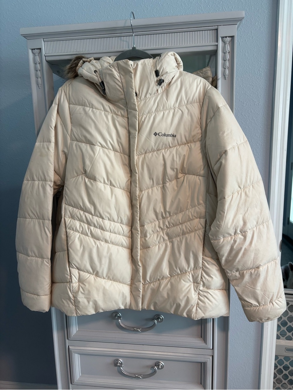 Columbia Women's Cream Quilted Puffer Jacket with Hood